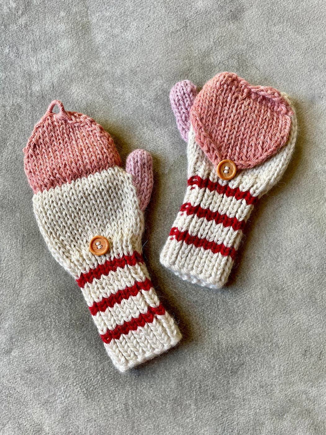 Cabbages & Kings "Hearts" Mittens