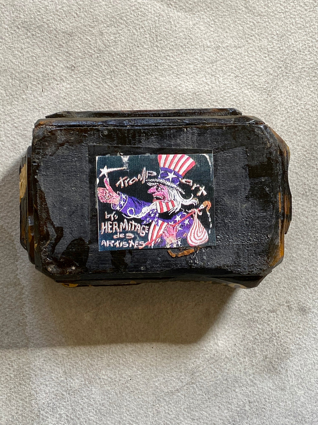Vintage Hermitage des Artistes Tramp Art Box